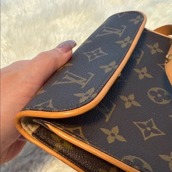 Louis Vuitton RARE Pochette Florentine Monogram Shoulder Bag - Picture 6 of 11